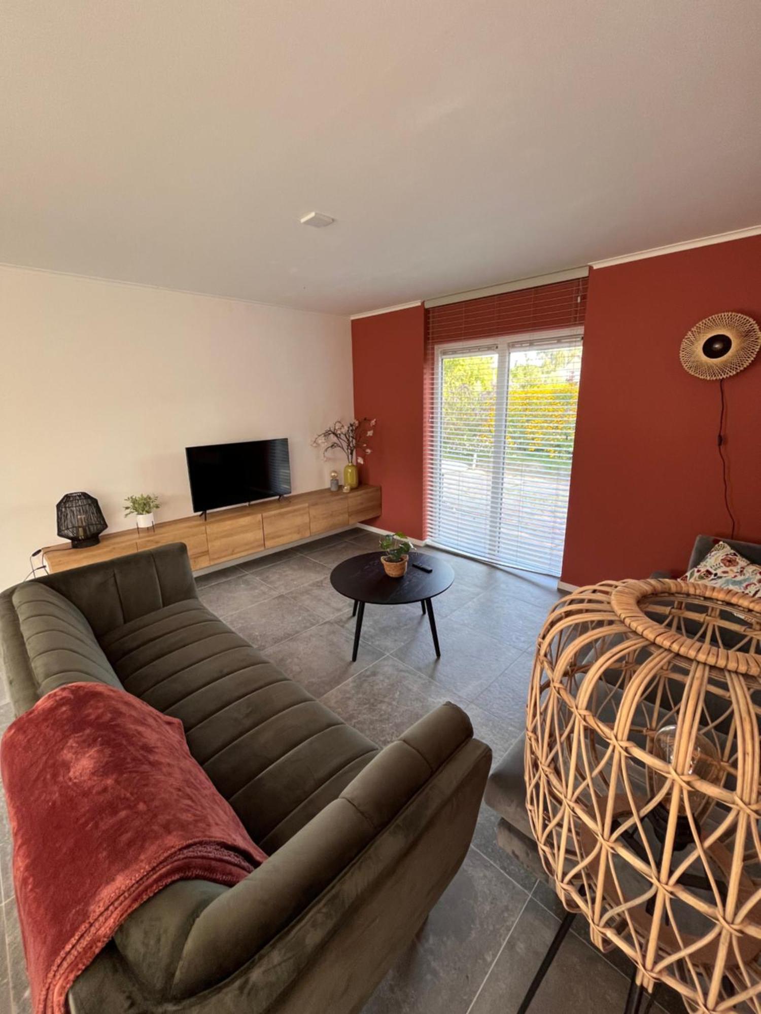 Cosy Vacation Home With Large Fenced Garden Bruinisse Ngoại thất bức ảnh
